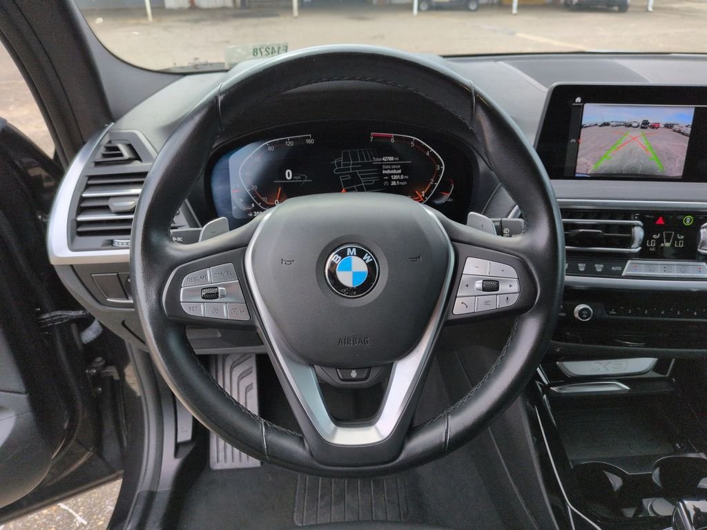 Used 2024 Gray BMW xDrive30i image 11
