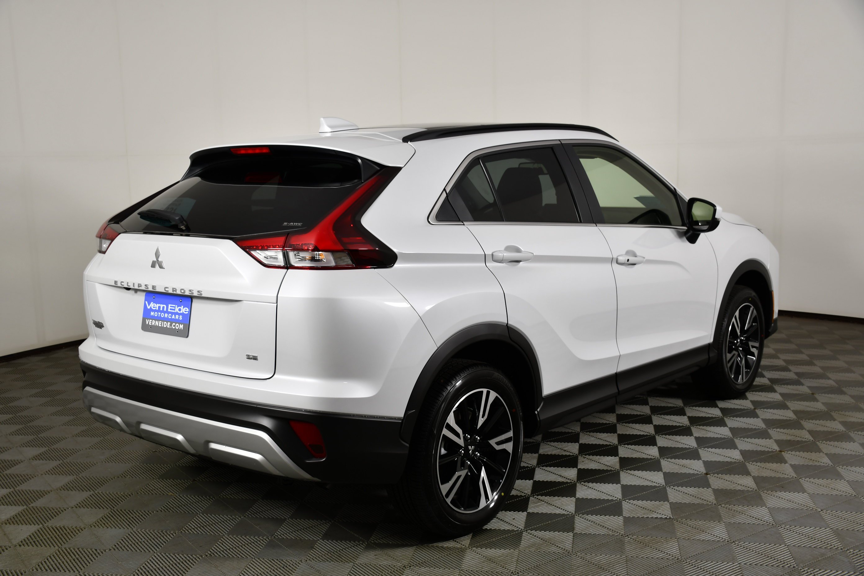 New 2026 White Diamond Mitsubishi SE 1.5T S-AWC image 6