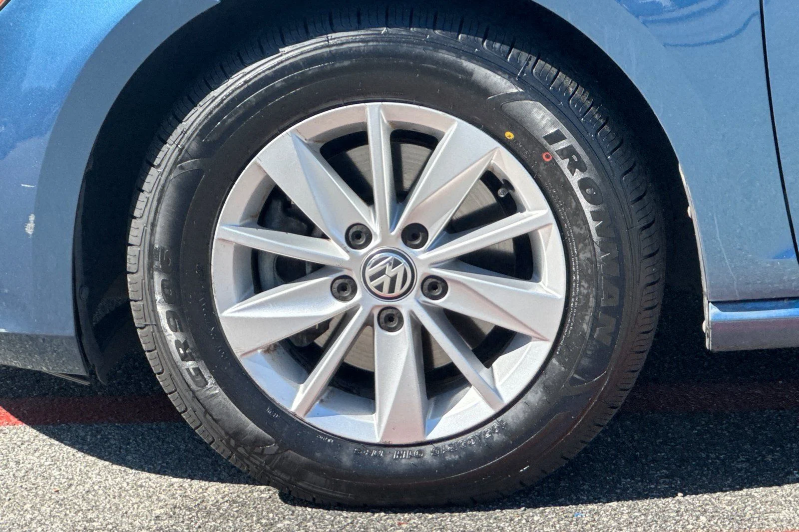 Used 2015 Lapiz Blue Metallic Volkswagen TSI SE 4-Door image 28