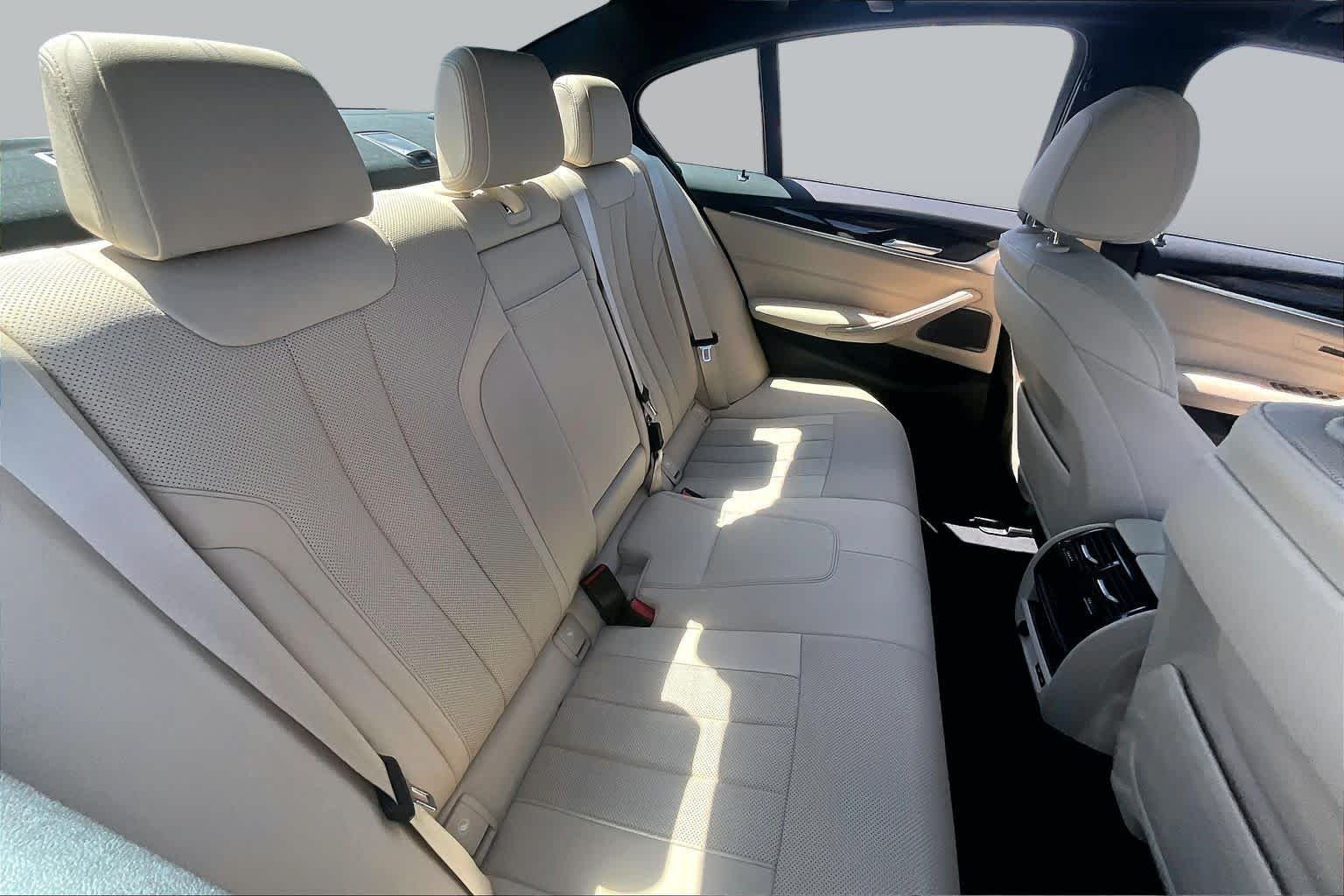 Used 2023 Jet Black BMW 530i image 18