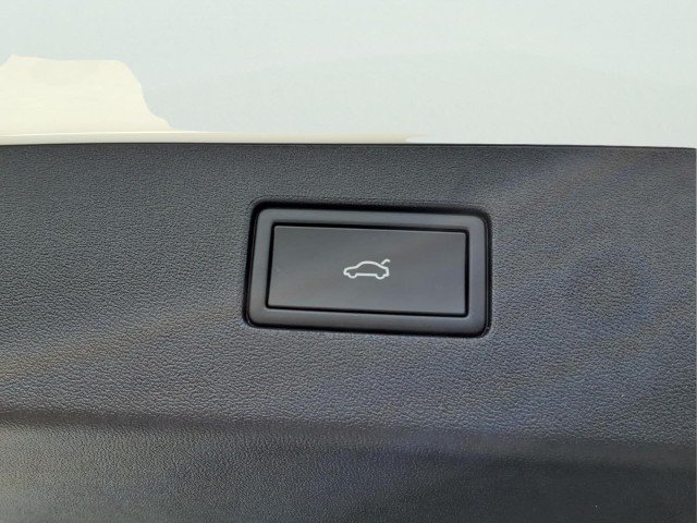 New 2026 Pure White Volkswagen SE 4Motion image 9