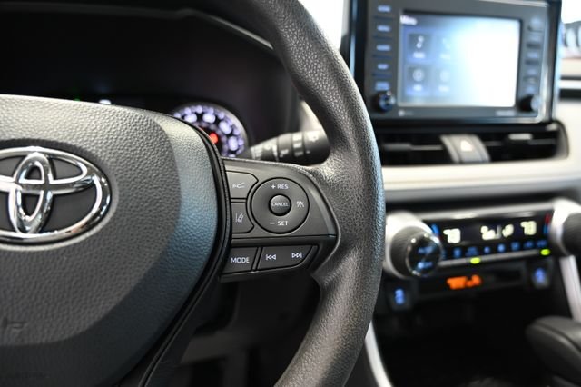 2022 Toyota RAV4 XLE - Photo 24