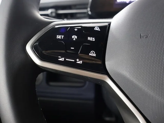 New 2025 Deep Black Pearl Volkswagen Pro S image 22