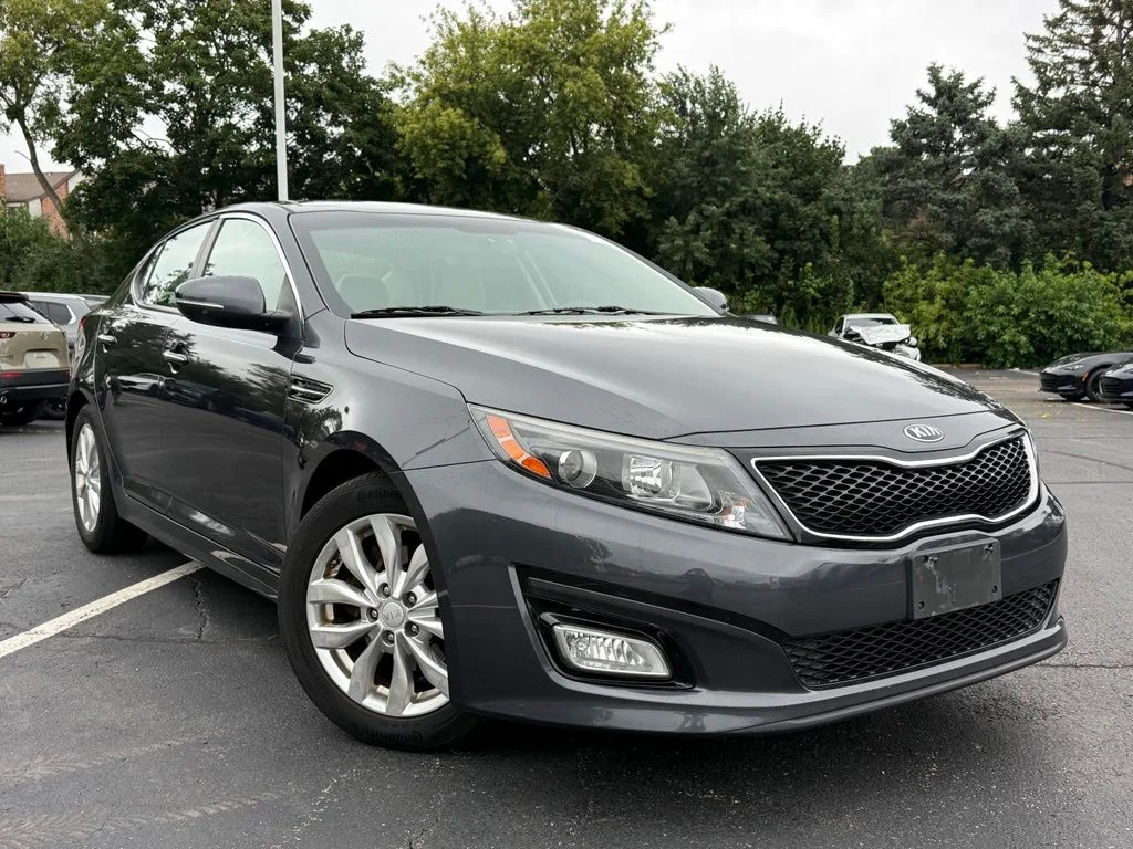 Used 2015 Gray Kia EX image 1