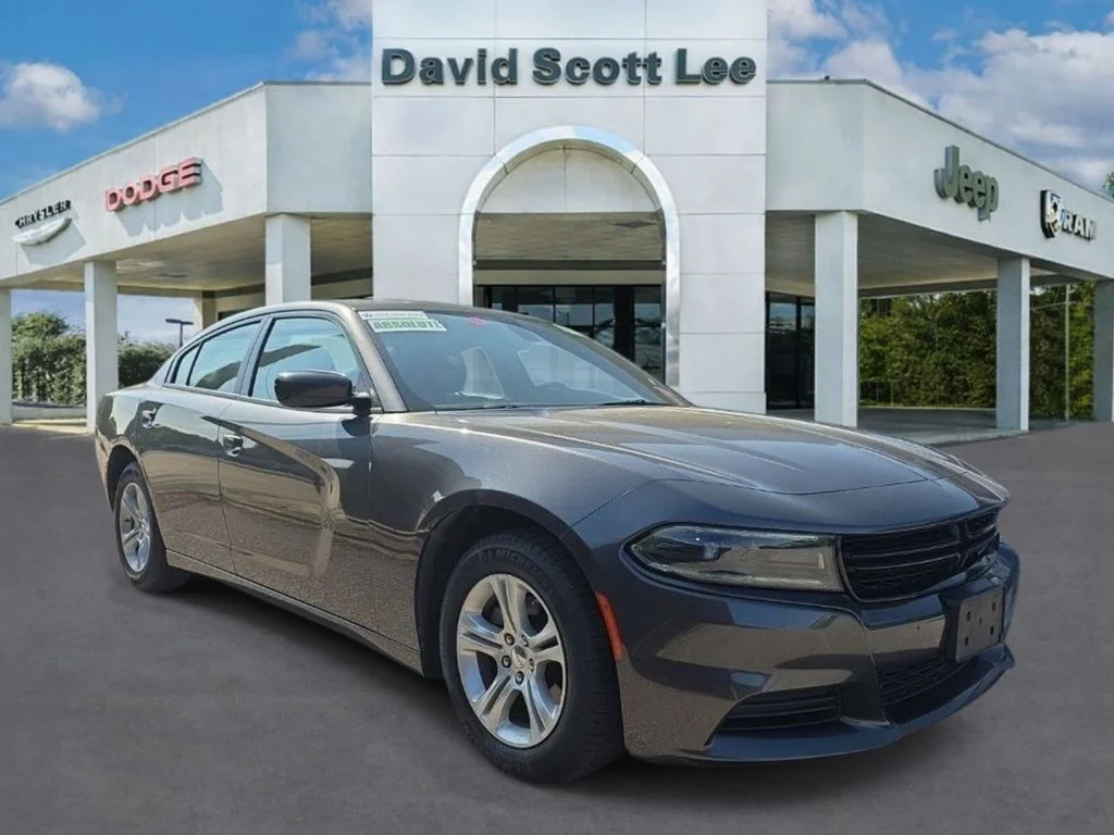 Used 2023 Gray Dodge SXT image 6