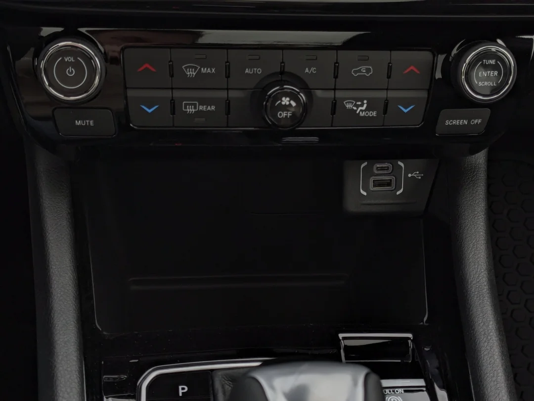 New 2026 White Jeep Trailhawk - - 4x4 - Sun Sound & Nav Group - Pano Roof - Alpine Speakers & More! image 23