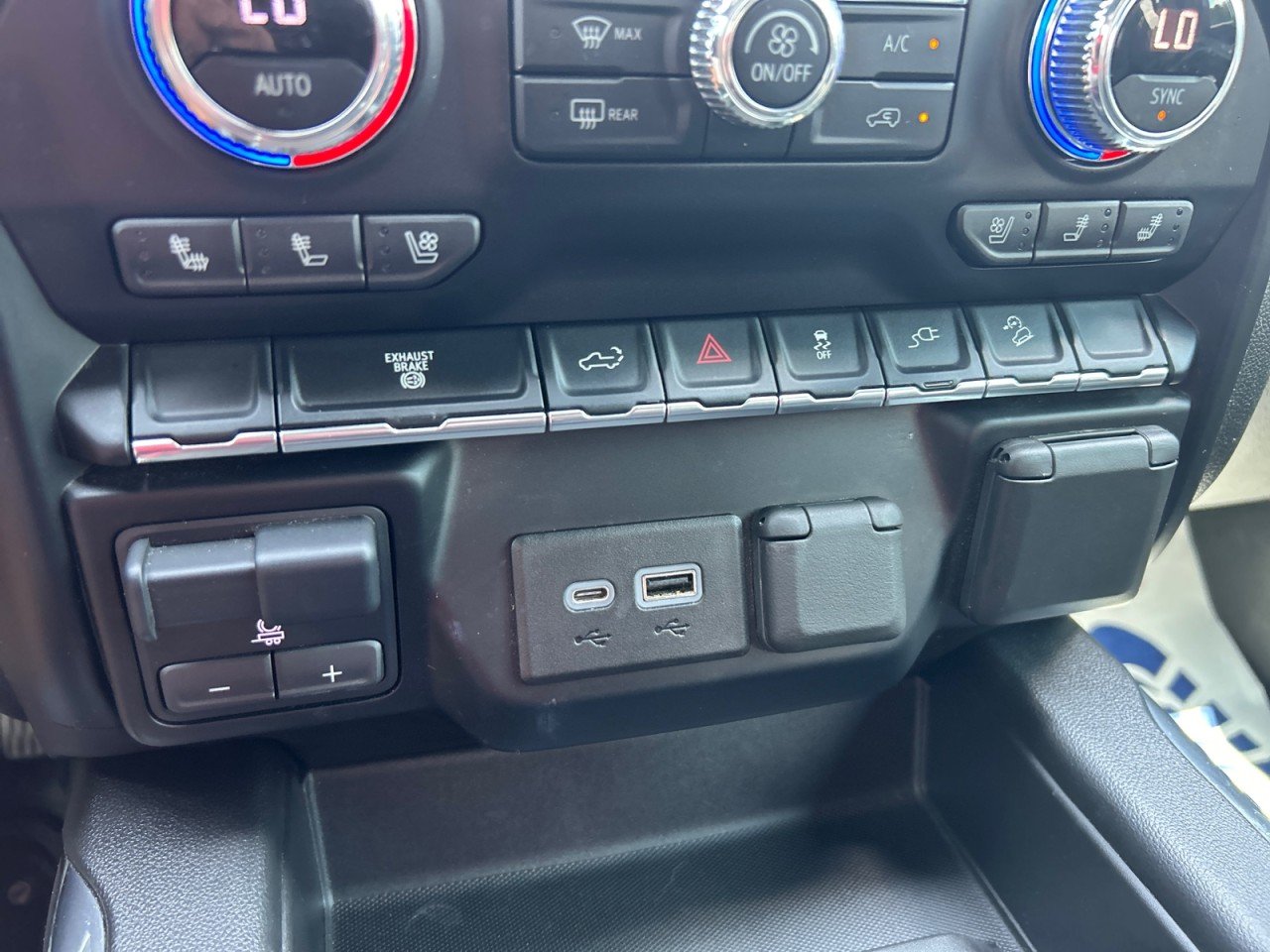 Used 2023 FOREST METALLIC GMC AT4 image 13