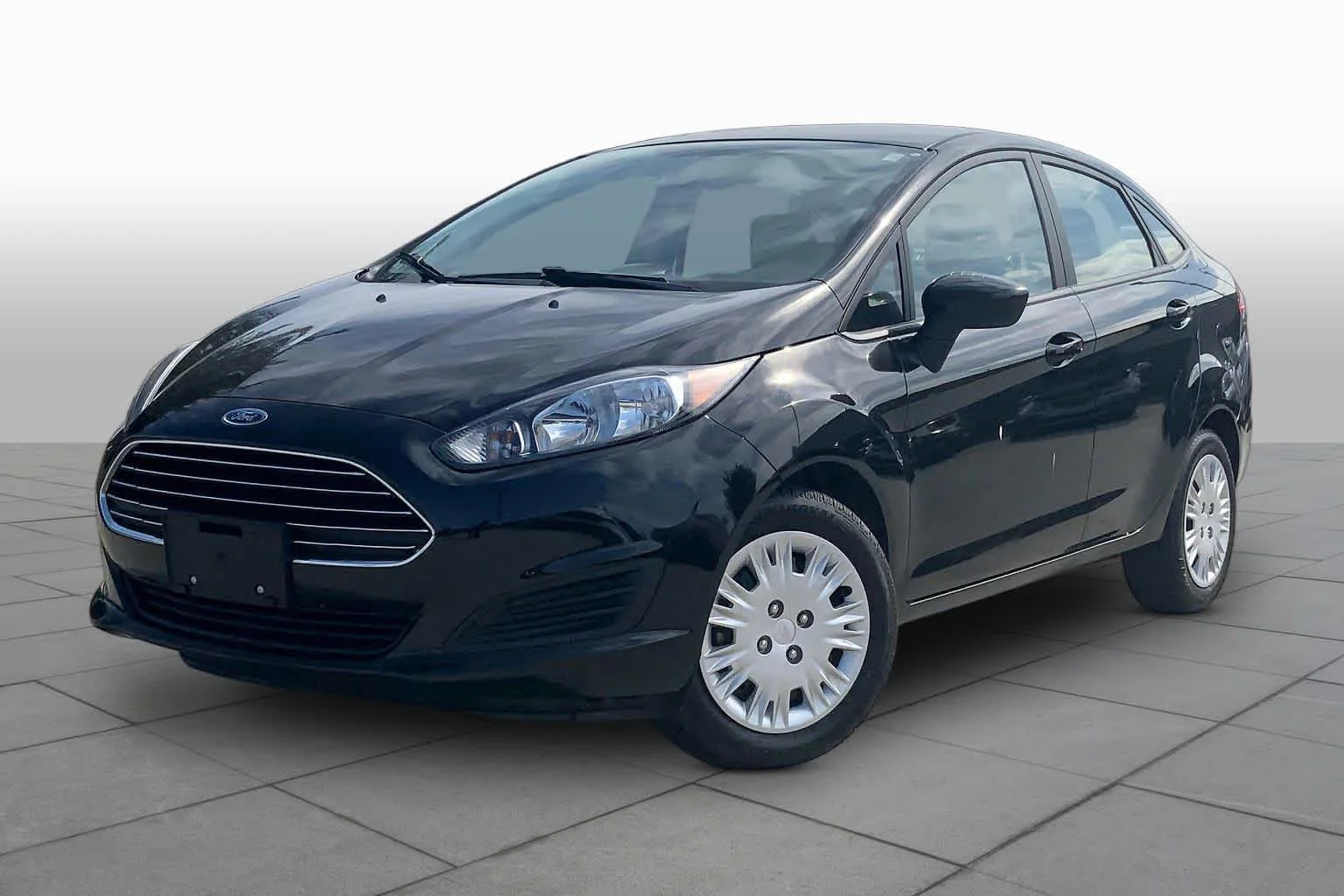 2015 Ford Fiesta S Sedan's photo