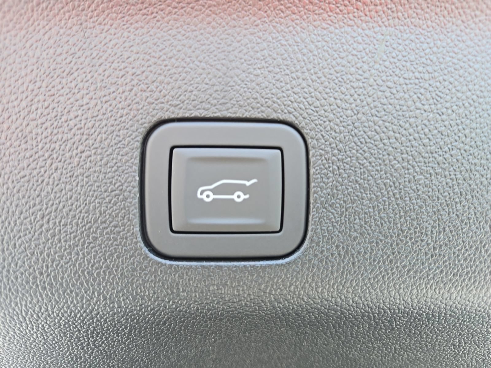 2026 GMC Yukon AT4 Ultimate - Photo 14
