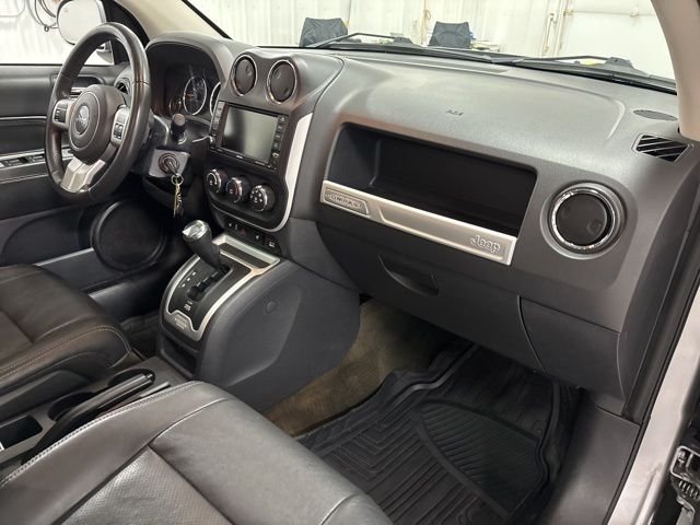 Used 2016 Silver Jeep Sport image 25