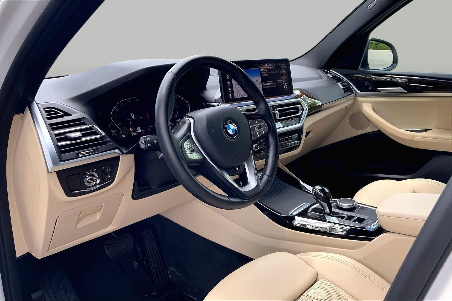 Used 2022 Mineral White Metallic BMW xDrive30i image 17