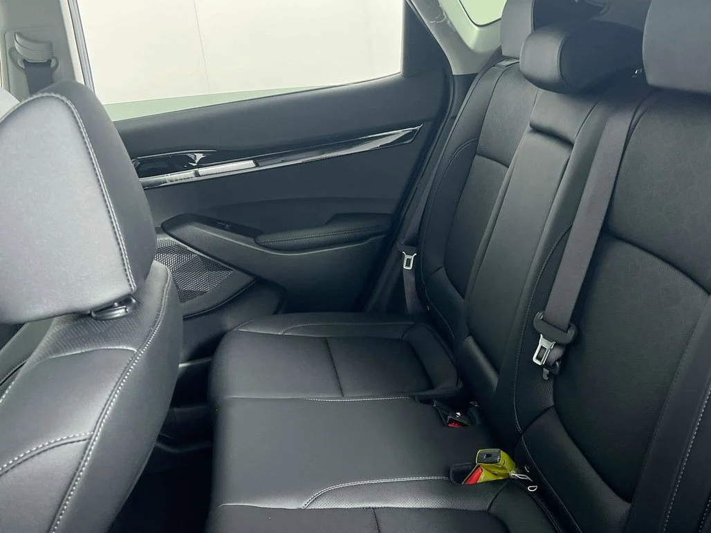 New 2026 Snow White Pearl Kia SX image 28