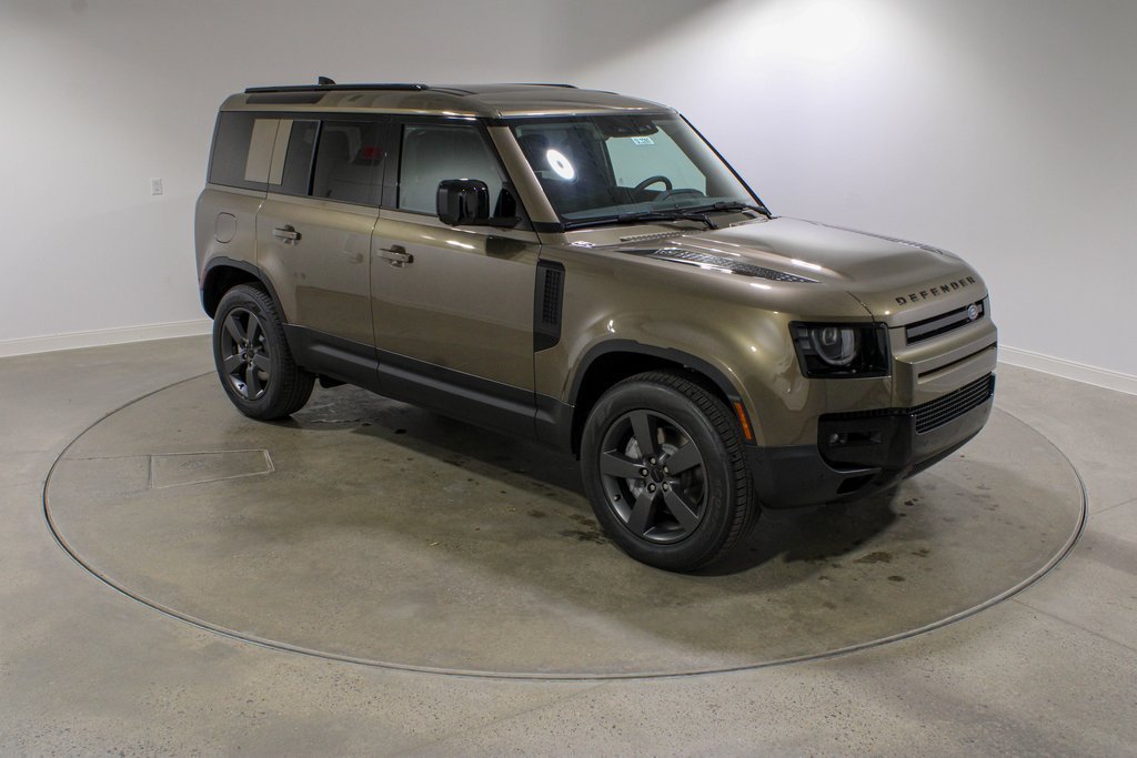 Used 2026 Gondwana Stone Metallic Land Rover S image 7