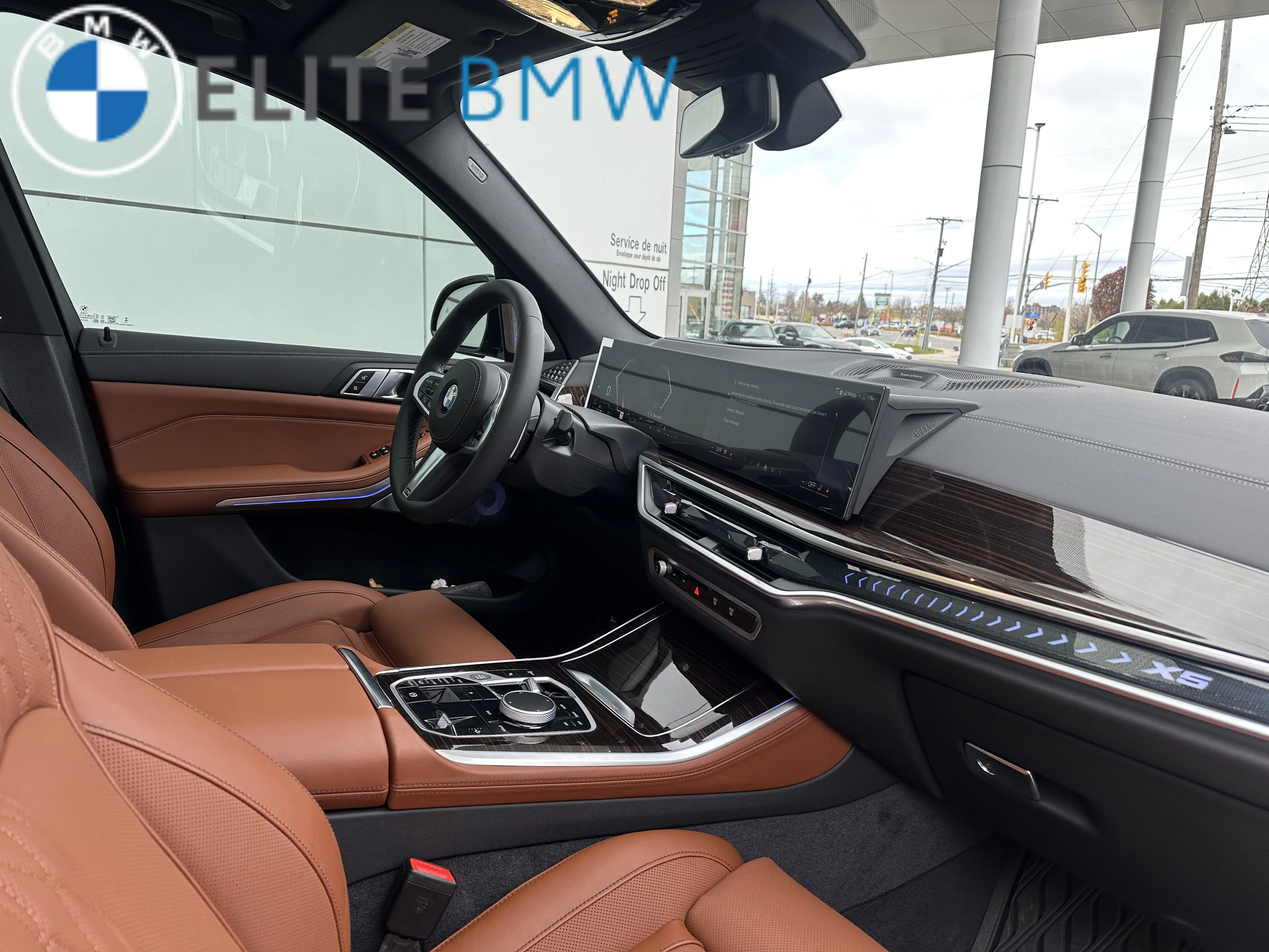 Used 2026 BLACK SAPPHIRE METALLIC BMW XDRIVE40I image 25
