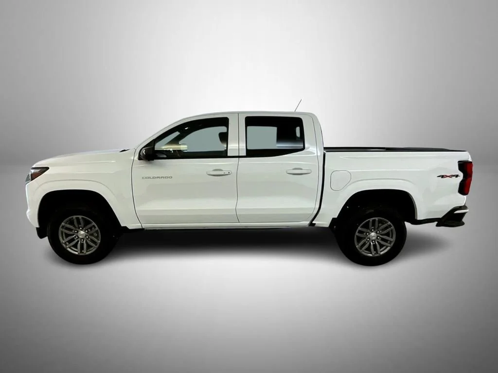 New 2026 Summit White Chevrolet LT image 8