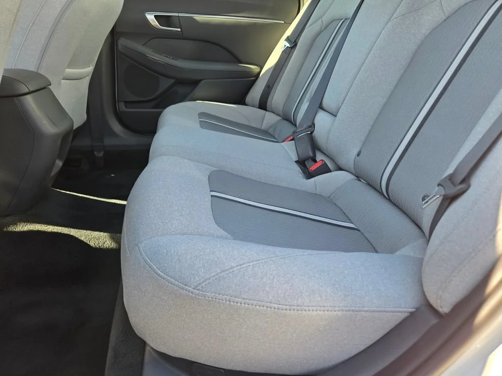 Used 2021 Quartz White Hyundai SEL image 11