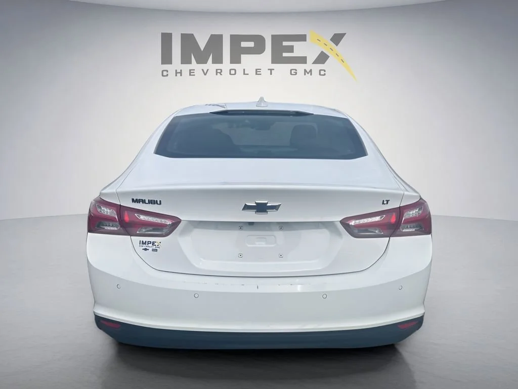 Used 2024 Summit White Chevrolet 1LT image 4