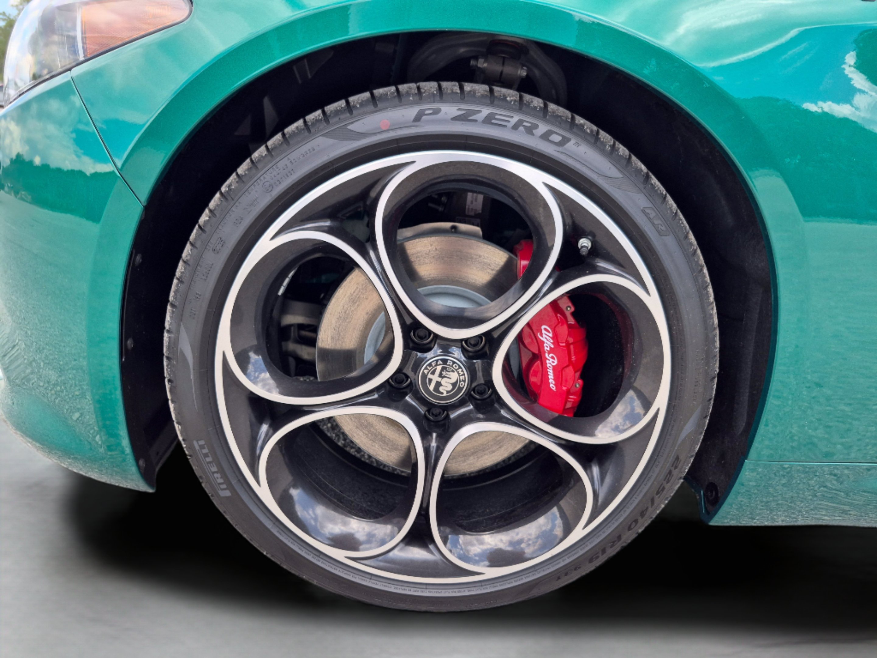 New 2026 Verde Fangio Metallic Alfa Romeo  image 61