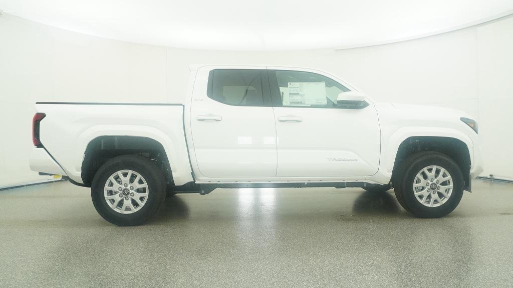New 2026 Ice Cap Toyota SR5 image 13