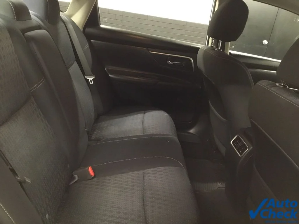 Used 2016 White Nissan 2.5 SV image 31