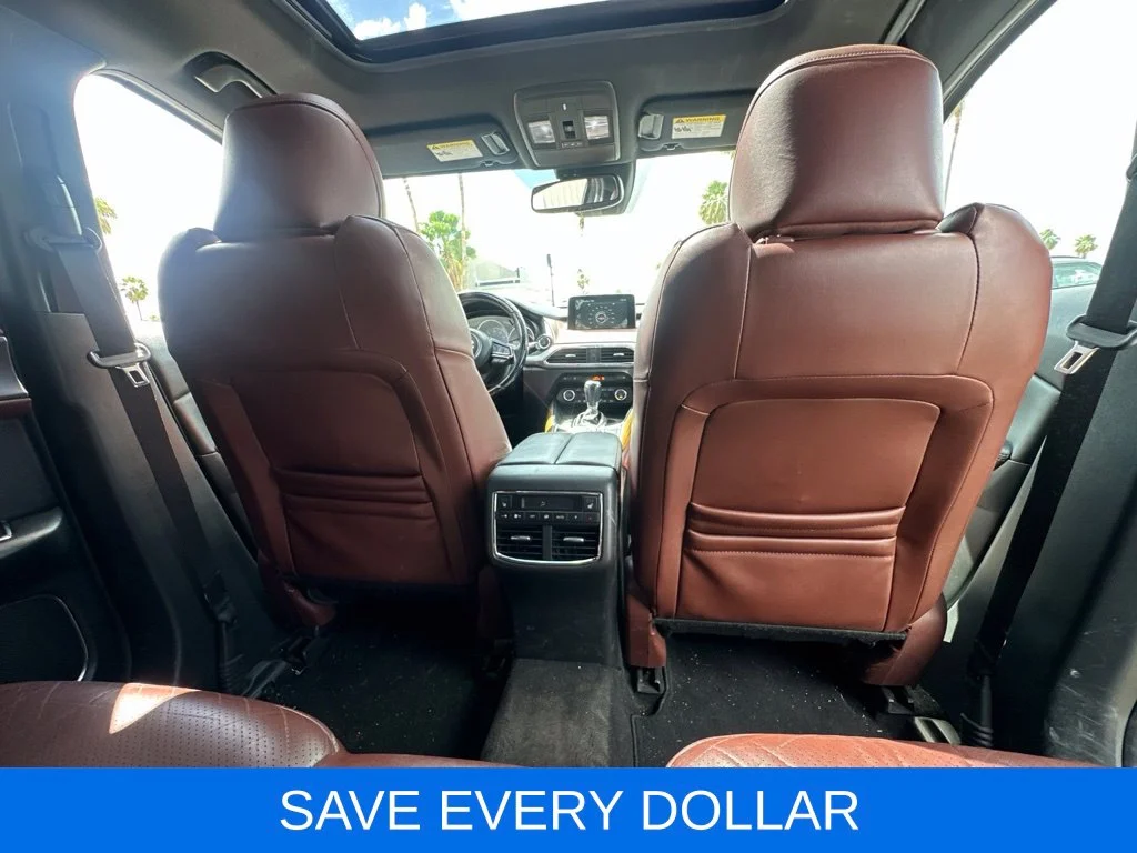 Used 2018 White Mazda Signature image 17