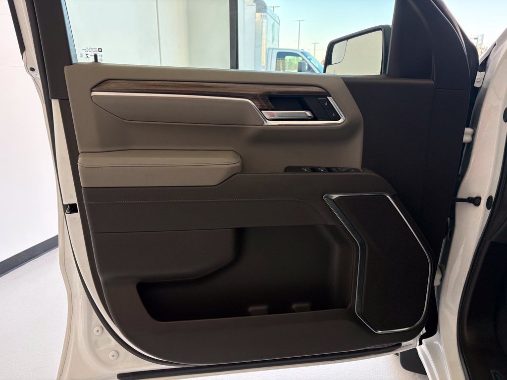 2025 Chevrolet Silverado 1500 LT - Photo 28