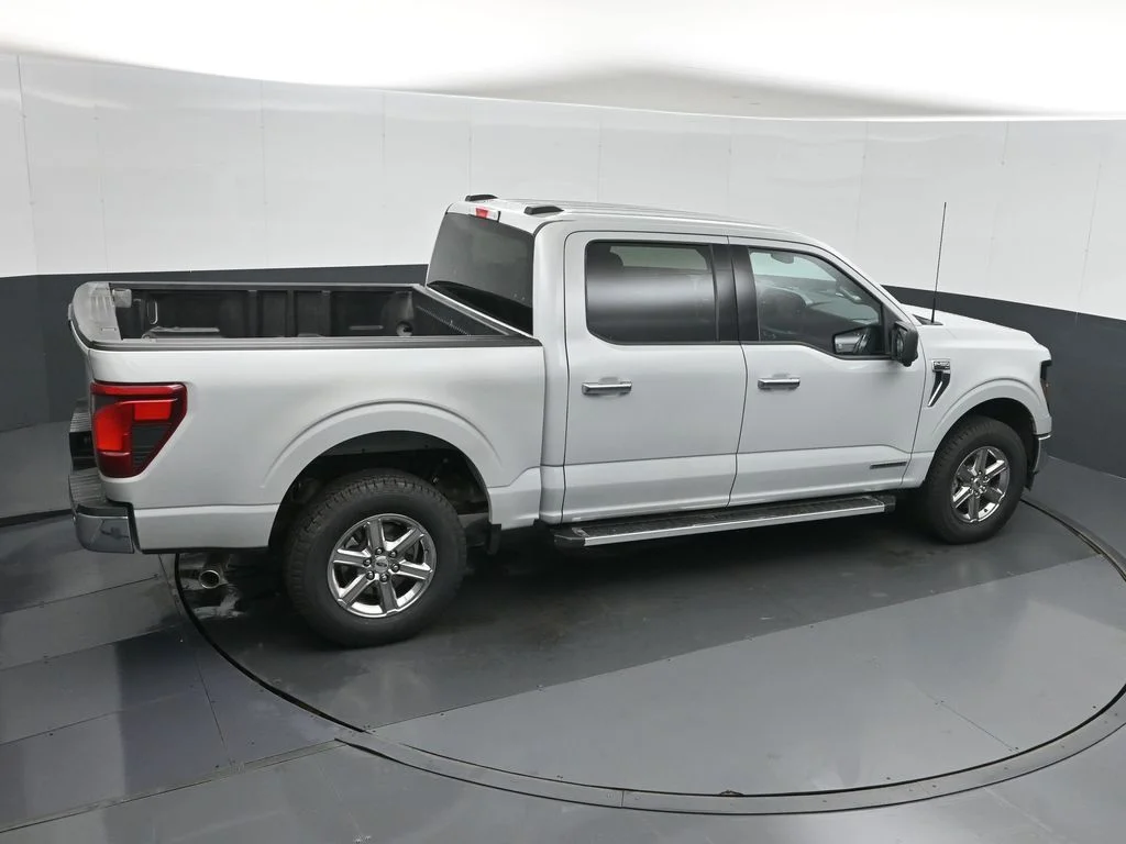 Used 2024 White Ford XLT image 26