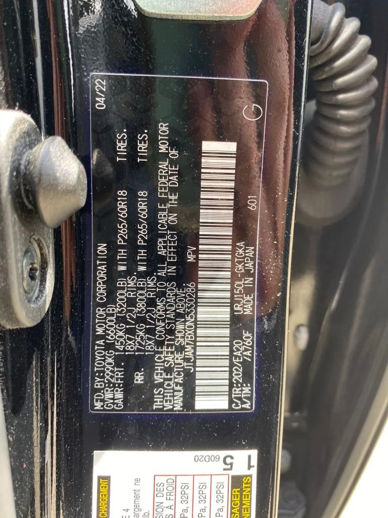 Used 2022 Black Lexus 460 image 29