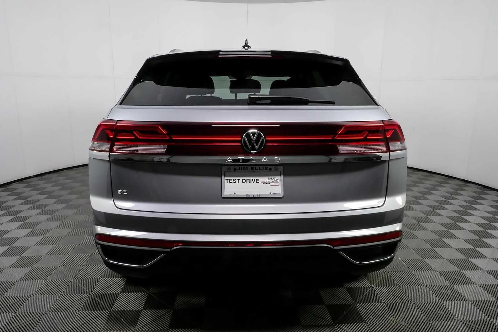 New 2026 Silver Mist Metallic Volkswagen 2.0T SE image 29