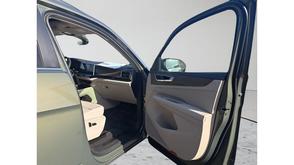New 2026 Green Volkswagen 2.0T SEL image 10