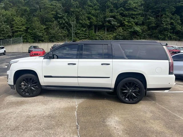 Used 2017 Gray Cadillac Luxury image 7