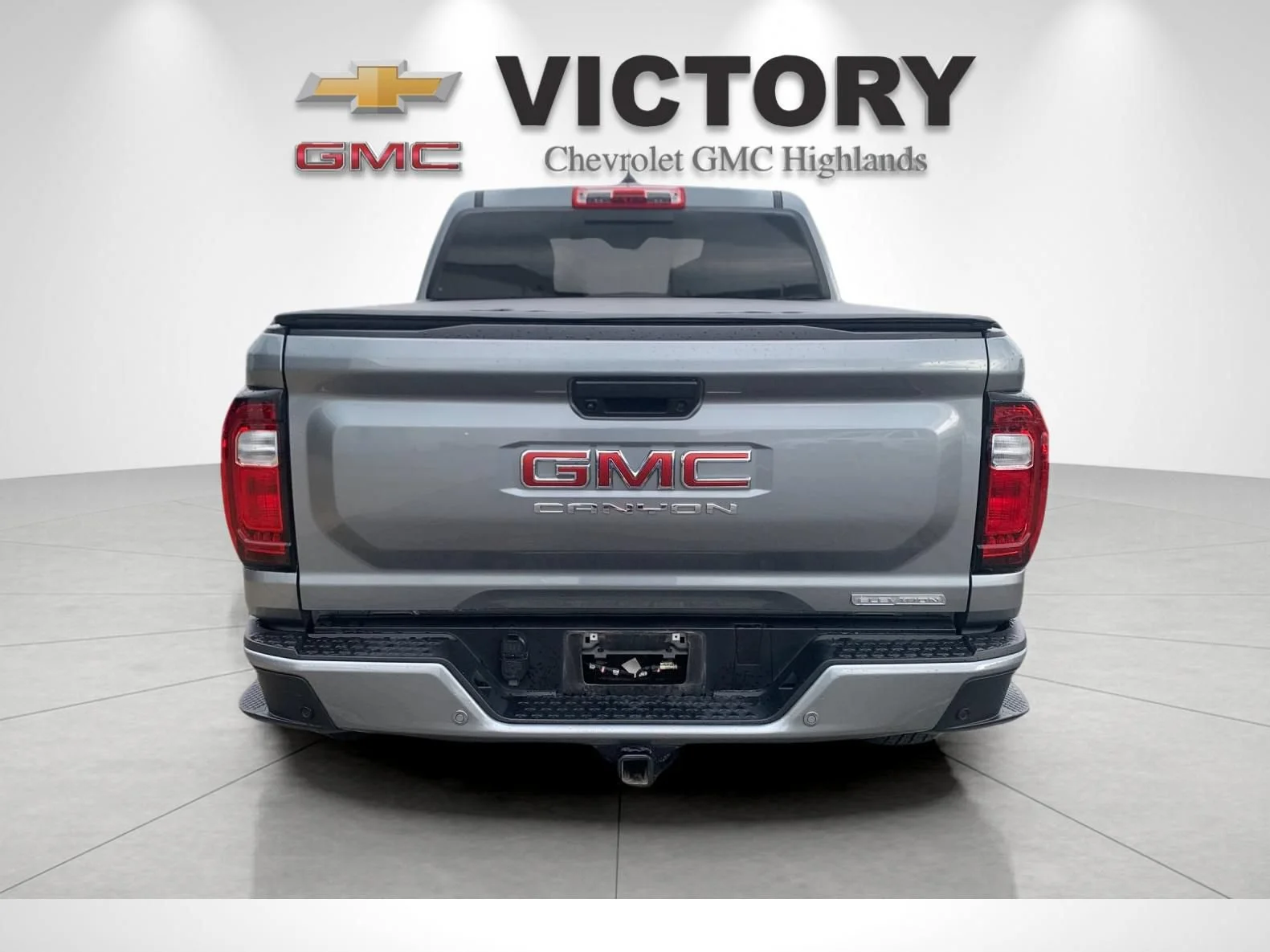 Used 2025 Sterling Metallic GMC Elevation image 4