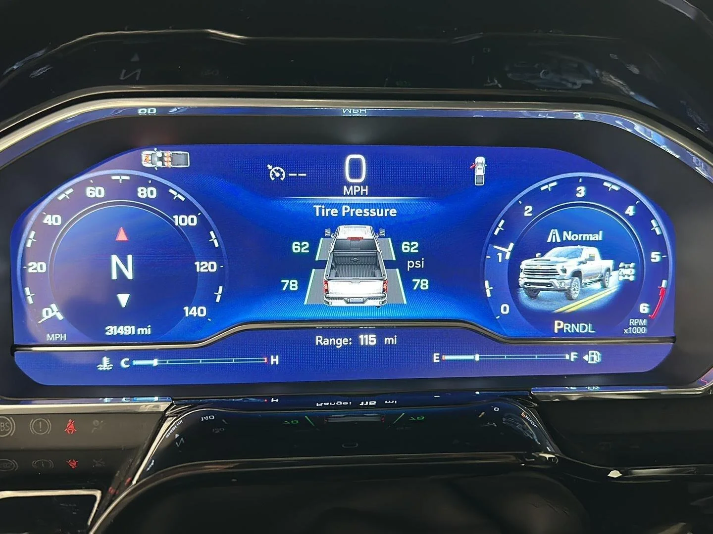 Used 2025 Summit White Chevrolet LT image 10