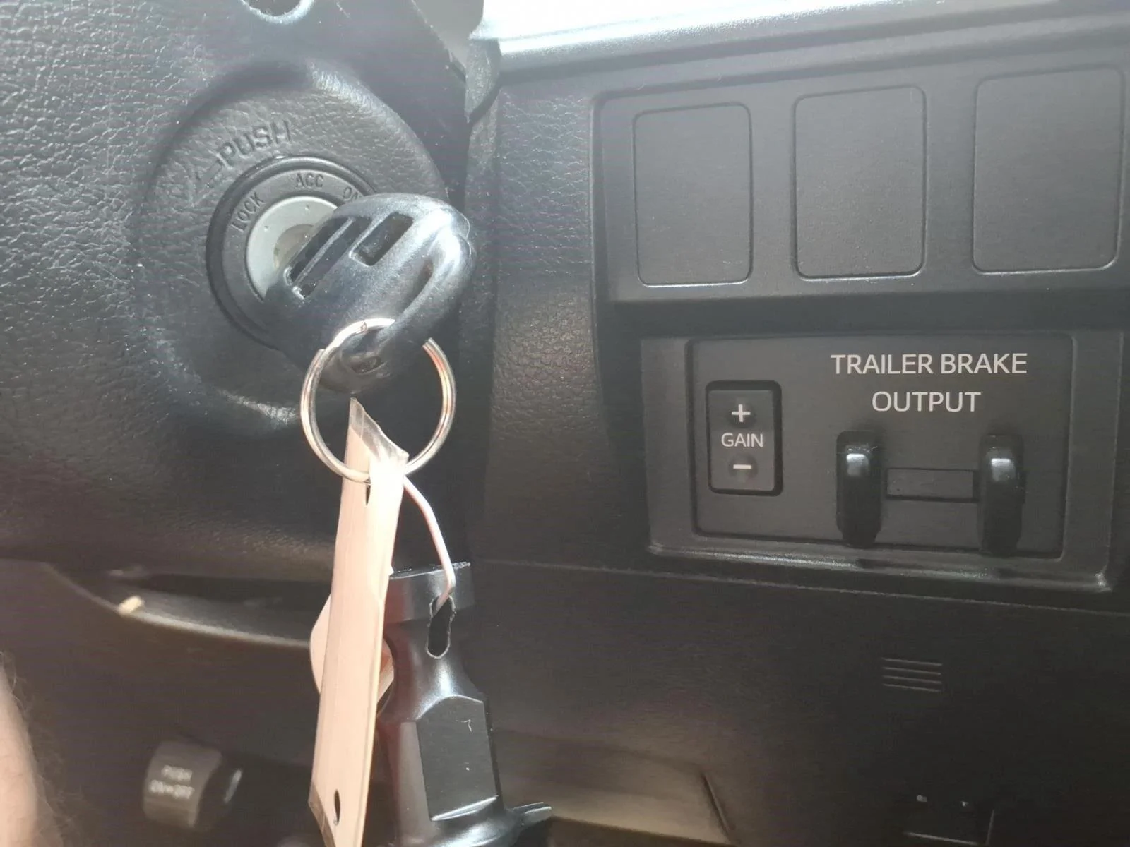 Used 2020 Super White Toyota SR5 image 30