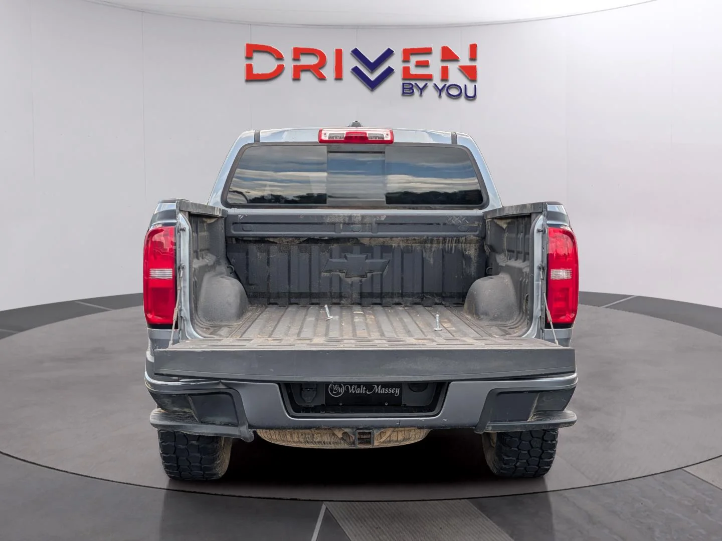 Used 2018 SATIN STEEL METALLIC Chevrolet 4WD Z71 image 5
