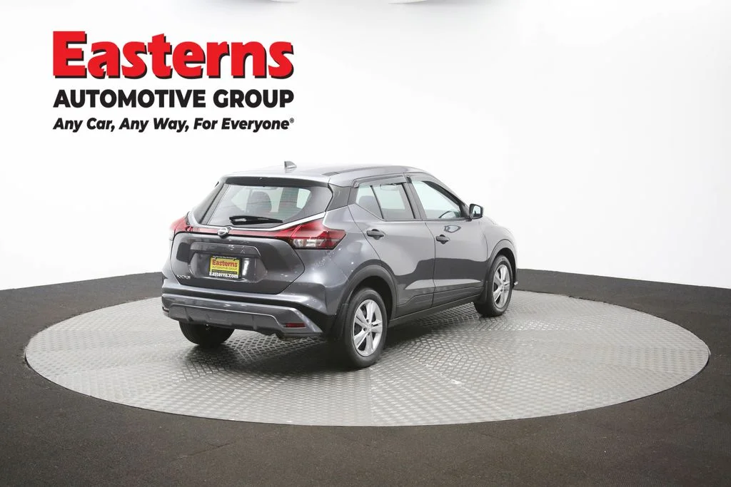 Used 2022 Silver Ford SE image 40