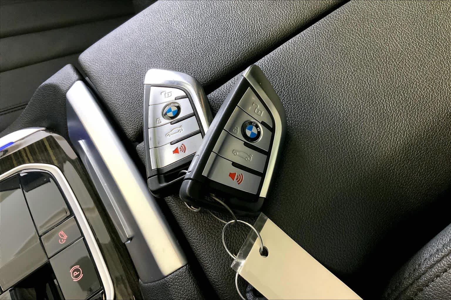 Used 2021 Alpine White BMW xDrive40i image 14