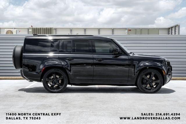 New 2026 Santorini Black Land Rover X-Dynamic SE image 5