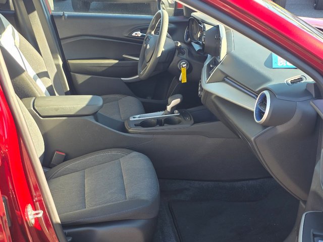2024 Chevrolet Trax LS - Photo 22