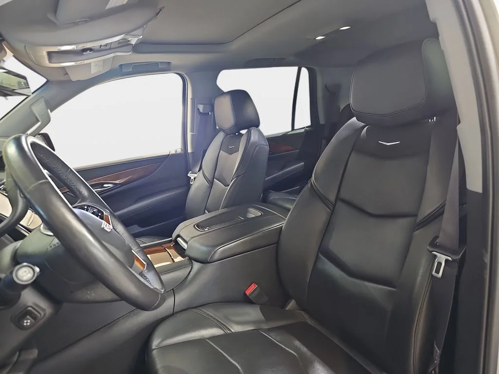 Used 2017 Silver Cadillac Luxury image 18