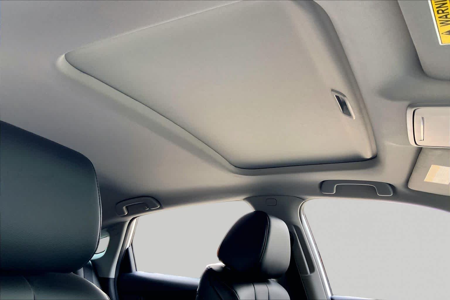 Used 2023 Platinum White Pearl Acura  image 13