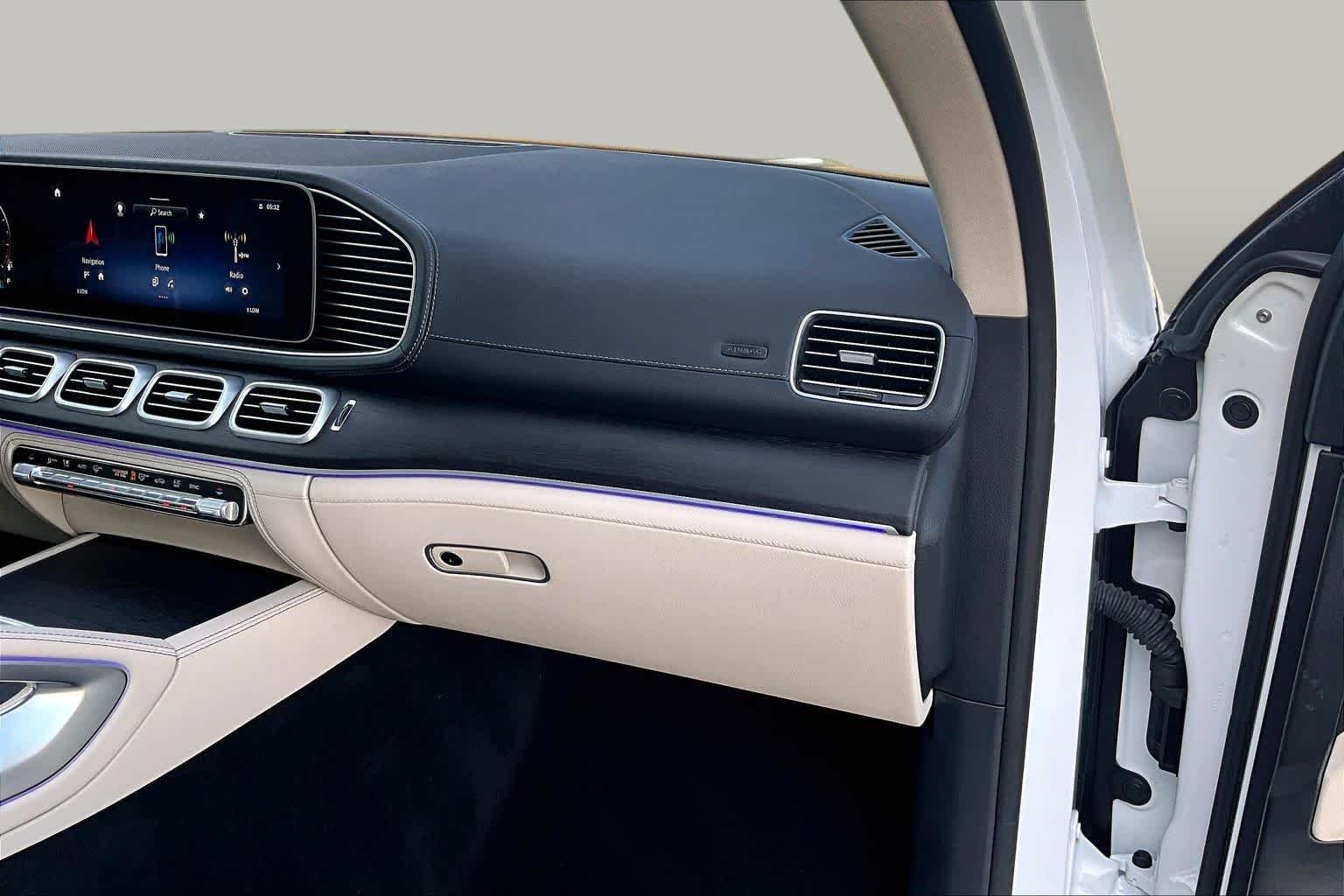 Used 2025 MANUFAKTUR Moonlight White Metallic Mercedes-Benz GLS 450 image 17