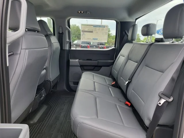 New 2026 Oxford White Ford XL image 14