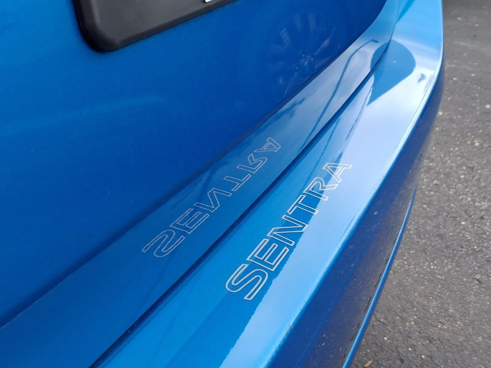 Used 2022 Electric Blue Metallic Nissan SV image 23