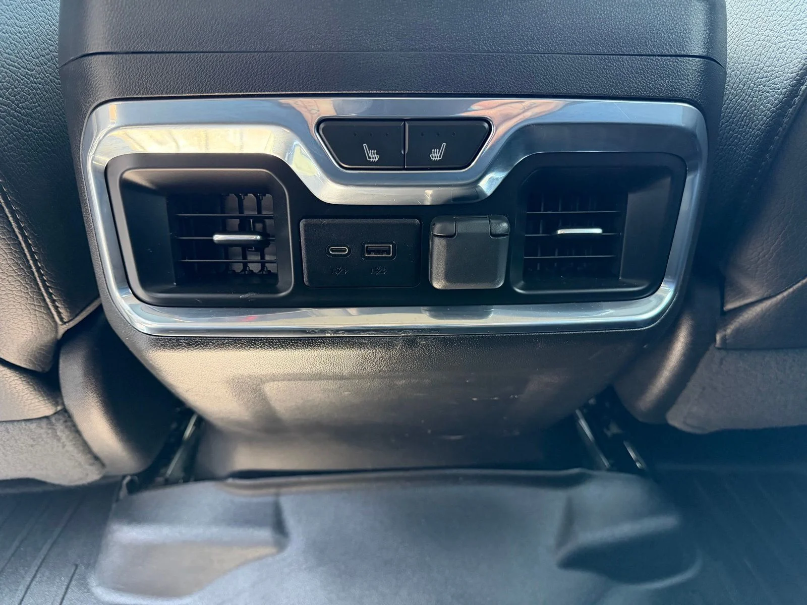 Used 2023 Black GMC Denali image 29