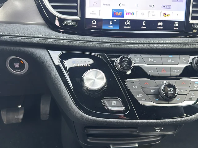 2026 Chrysler Pacifica Select - Photo 17