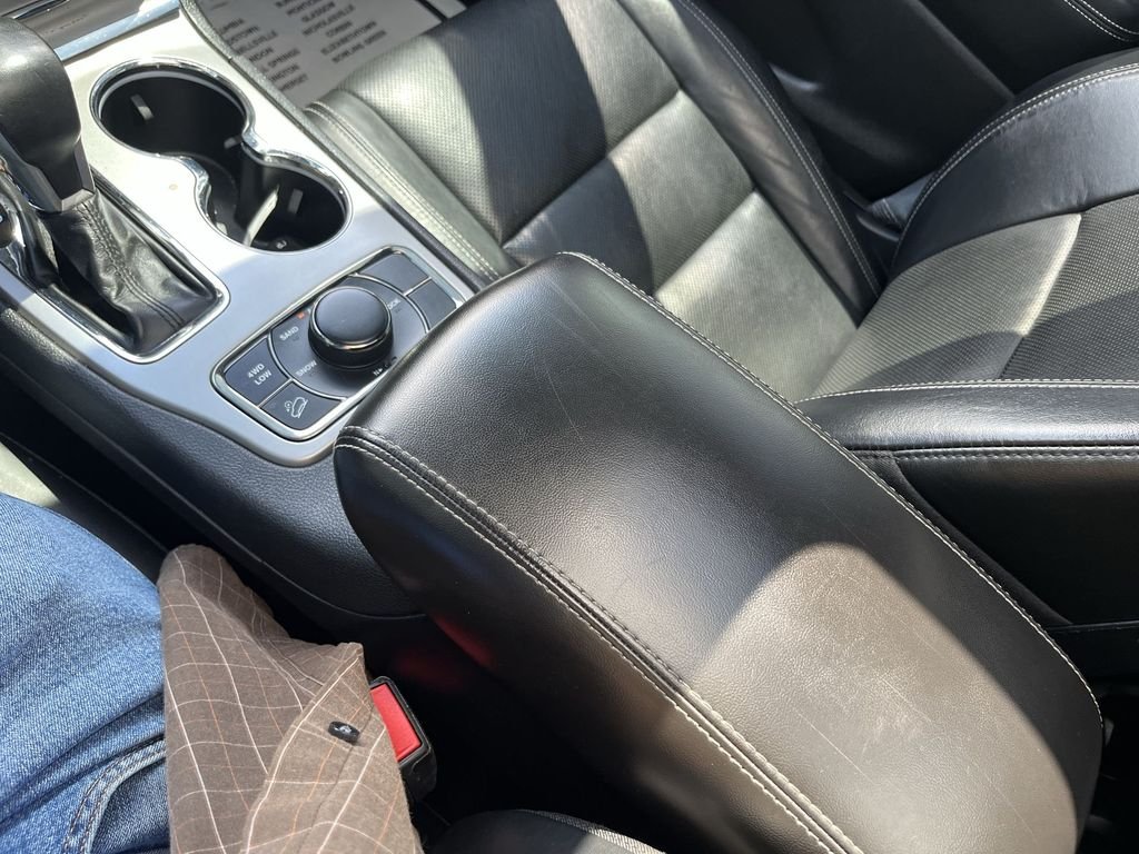 Used 2021 White Jeep Limited image 27