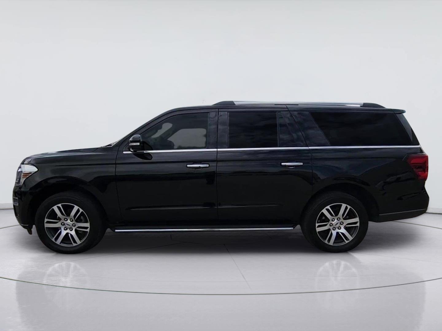 2023 Ford Expedition photo 5 of 36
