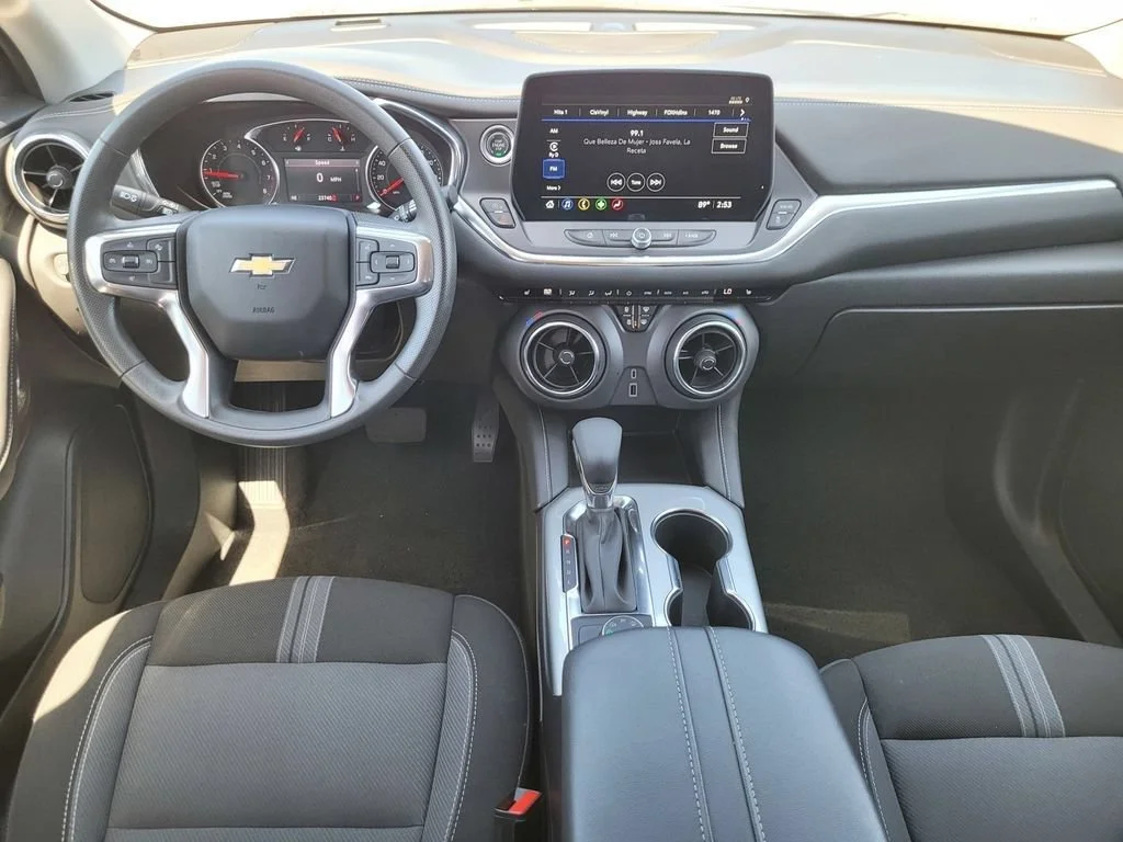 Used 2025 Summit White Chevrolet 2LT image 12