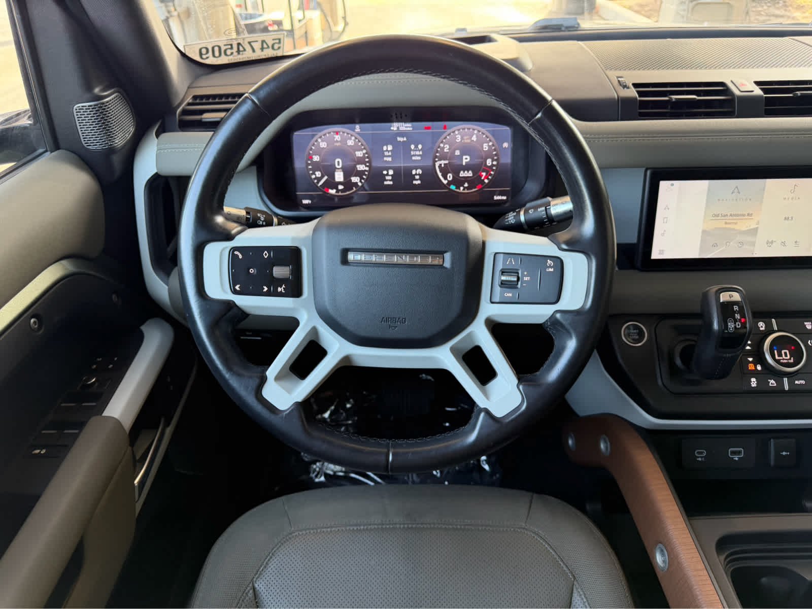 Used 2021 PANGIA GREEN Land Rover SE image 17